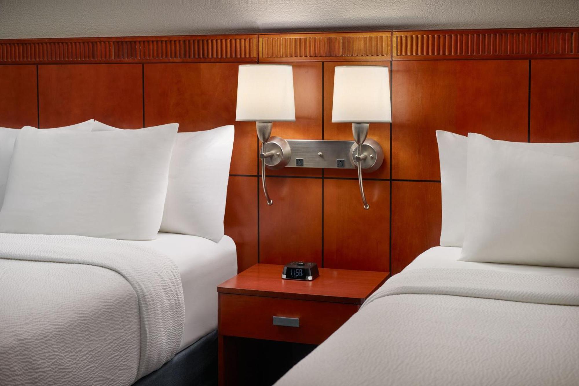 Courtyard By Marriott Atlanta Executive Park/Emory Hotel Exterior photo